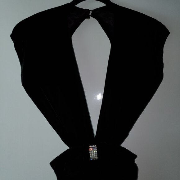 TRUE VINTAGE BLACK VELVET EVENING DRESS - Picture 4 of 5